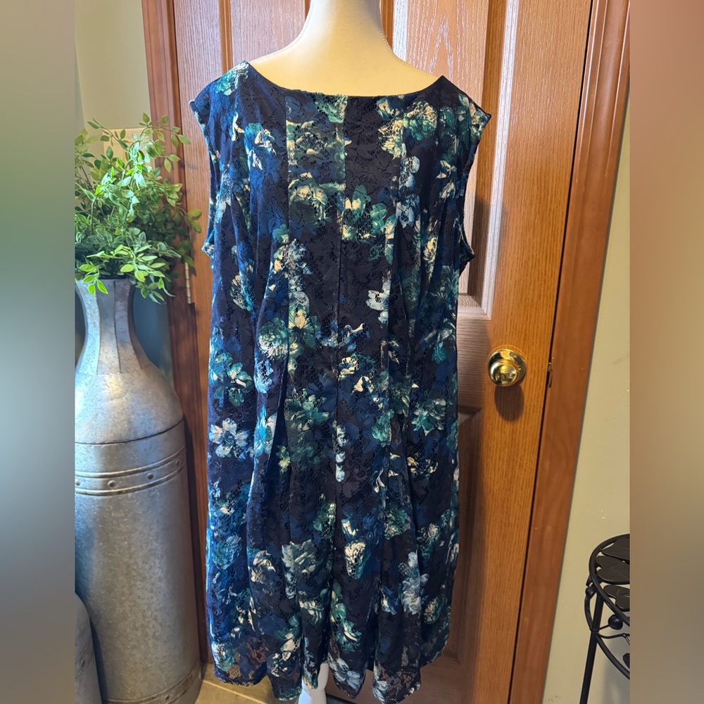 DANNY & NICOLE Woman’s Plus S16W Sleeveless Dress, Blue Floral Lace Overlay EUC
